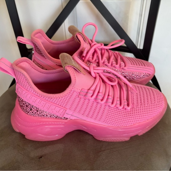 Size 9 Steve Madden SM NY90 Hot Pink gemmed Maxima lace up Sneaker.  In EUC! - Picture 2 of 8